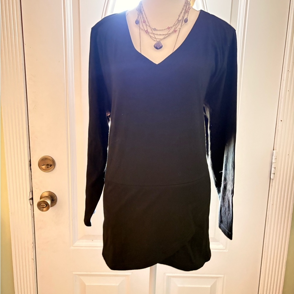 NWT Agnes Orinda cotton blend black long sleeve V-Neck Blouse